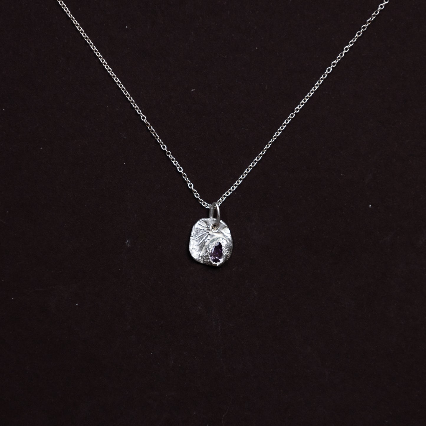 Small circular necklace