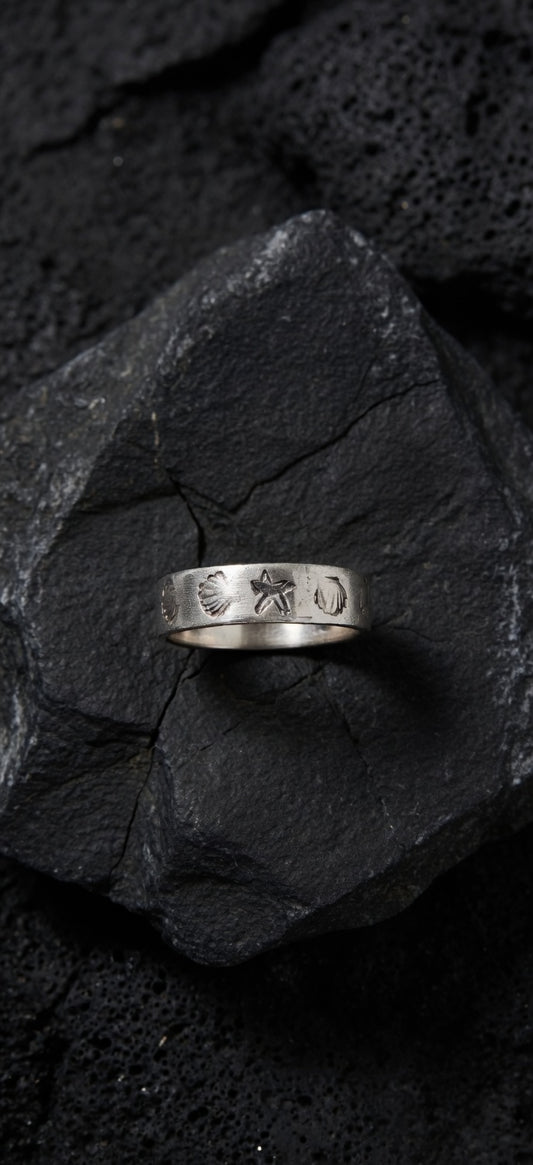 Sea creatures ring
