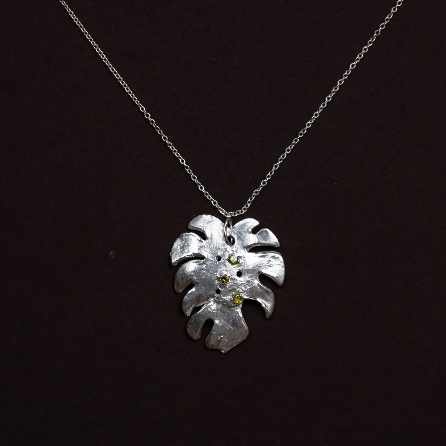 Monstera leaf necklace